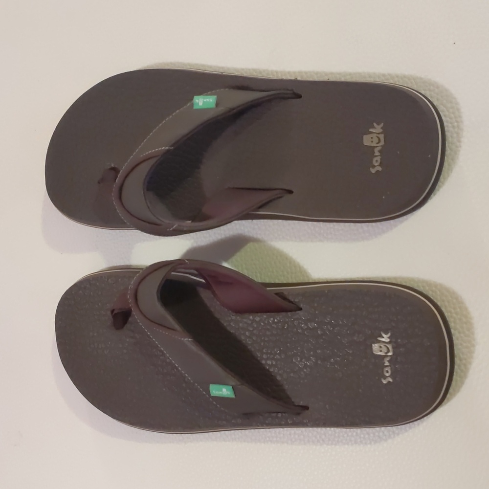 Sanuk Flip Flops